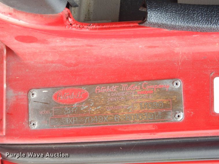 image for item GP9149 2011 Peterbilt 387  truck tractor