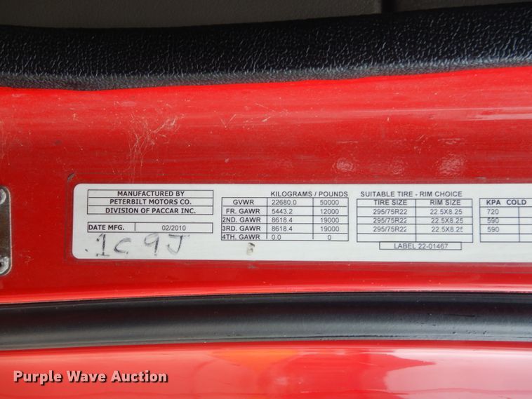 image for item GP9149 2011 Peterbilt 387  truck tractor