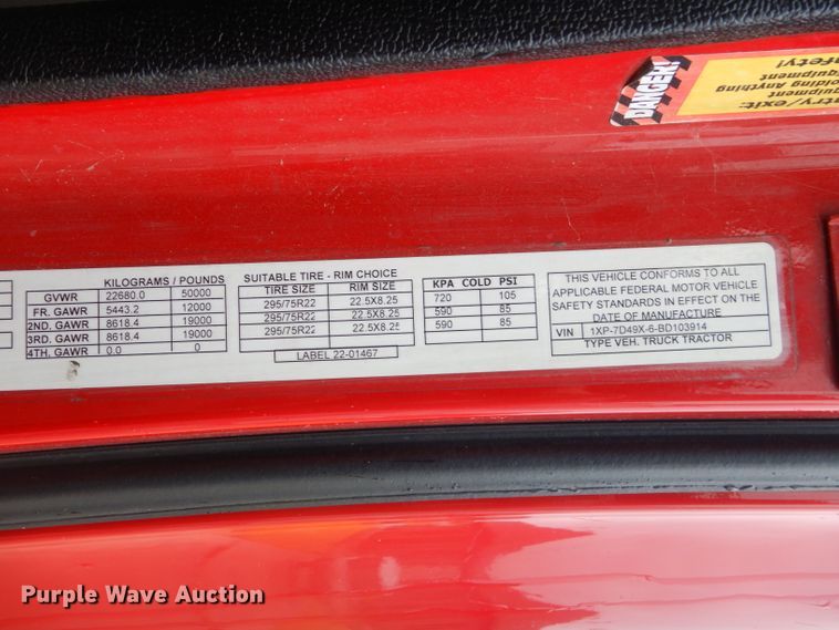 image for item GP9149 2011 Peterbilt 387  truck tractor