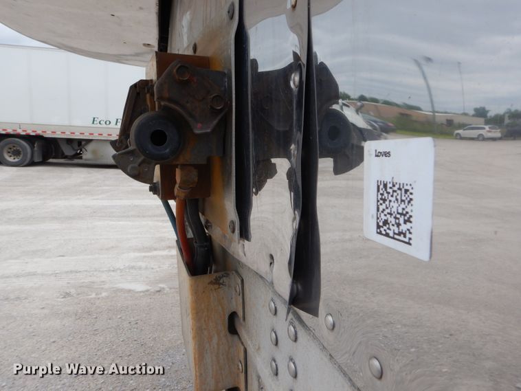 image for item GP9200 2006 Wabash refrigerated van trailer