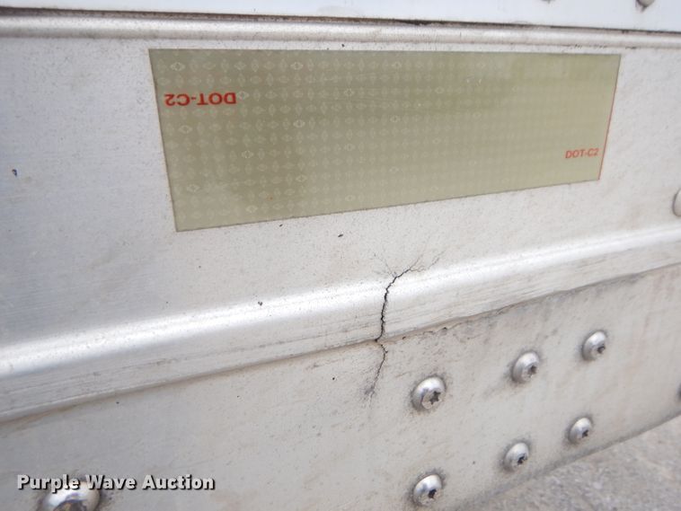 image for item GP9200 2006 Wabash refrigerated van trailer