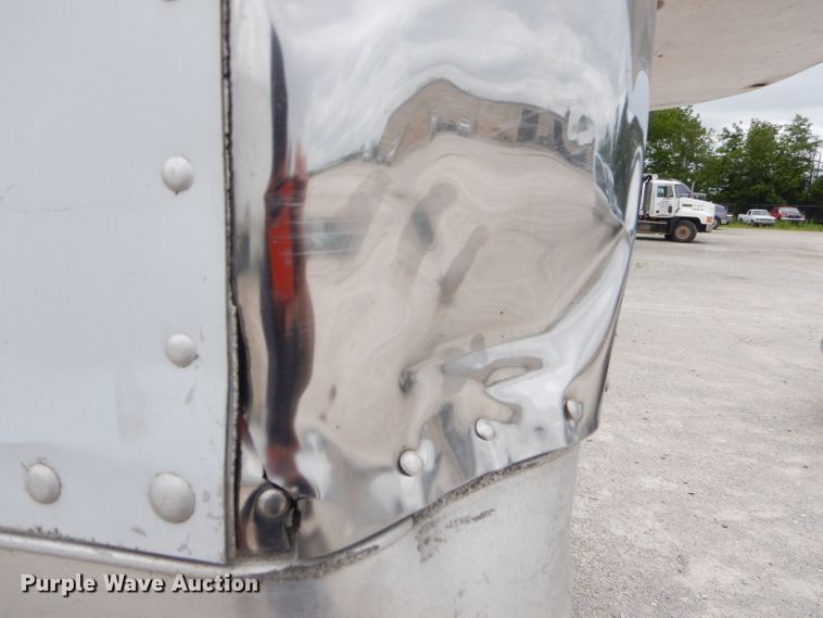 image for item GP9200 2006 Wabash refrigerated van trailer