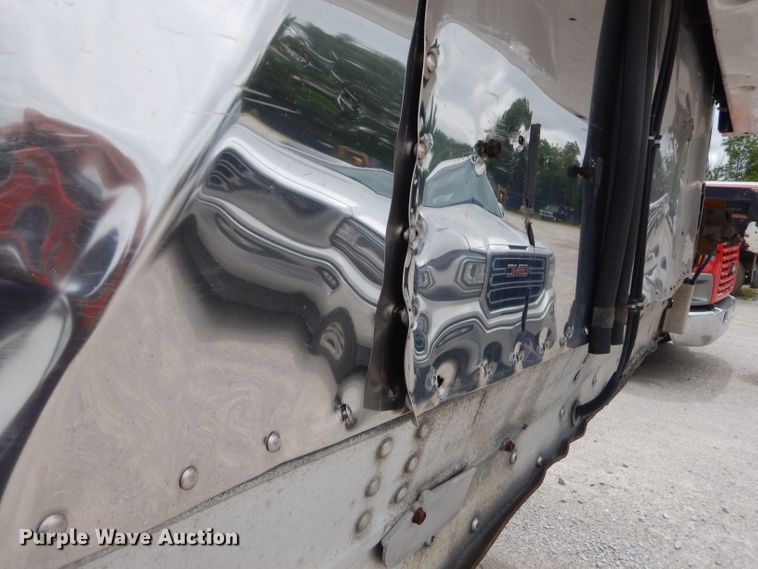 image for item GP9200 2006 Wabash refrigerated van trailer