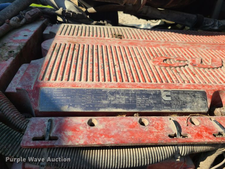 image for item GT9049 2004 Volvo VN  semi truck