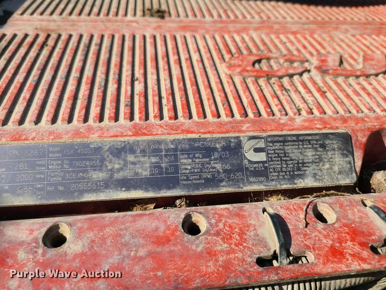 image for item GT9049 2004 Volvo VN  semi truck