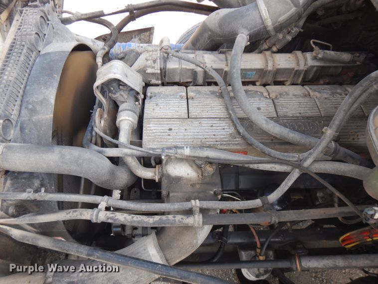 image for item HG9003 2006 Freightliner Columbia  semi truck