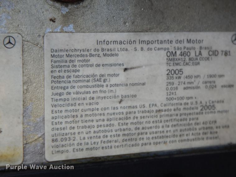 image for item HG9003 2006 Freightliner Columbia  semi truck