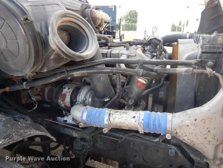 image for item HG9003 2006 Freightliner Columbia  semi truck