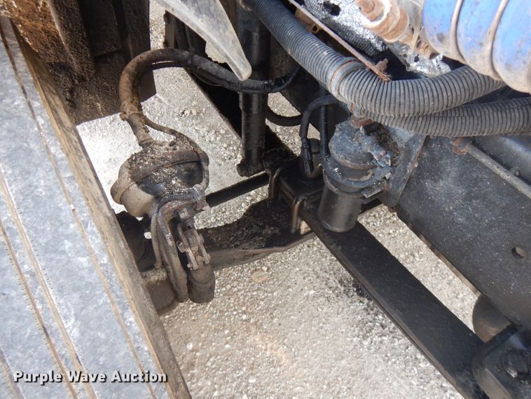 image for item HG9003 2006 Freightliner Columbia  semi truck