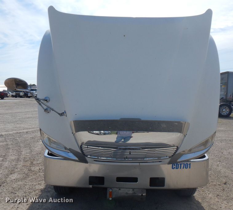 image for item HG9003 2006 Freightliner Columbia  semi truck