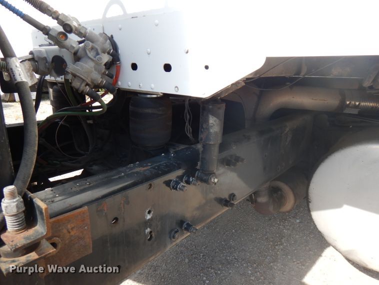 image for item HG9003 2006 Freightliner Columbia  semi truck