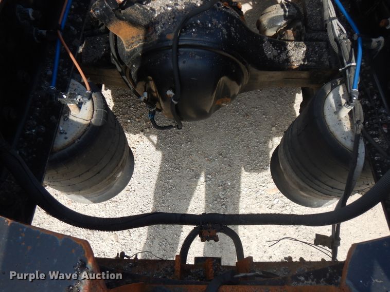 image for item HG9003 2006 Freightliner Columbia  semi truck