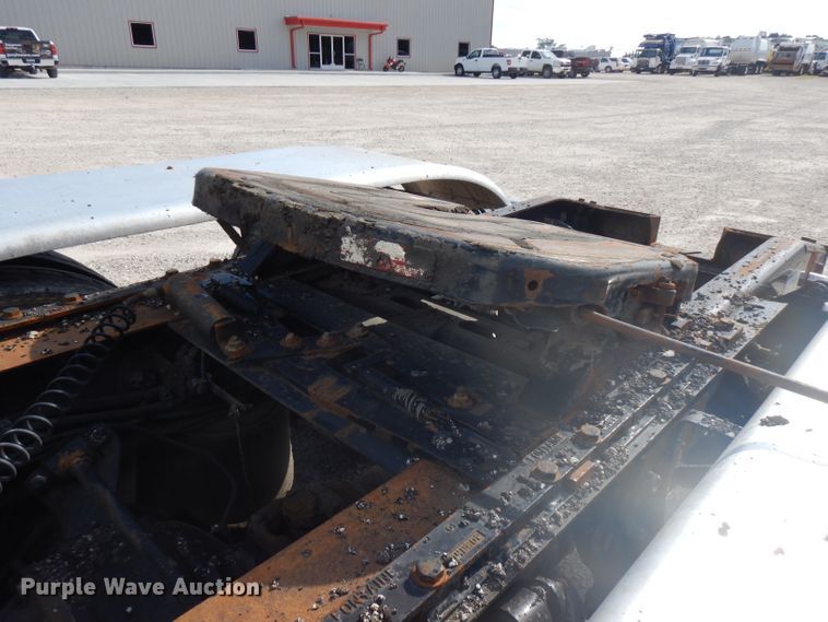 image for item HG9003 2006 Freightliner Columbia  semi truck