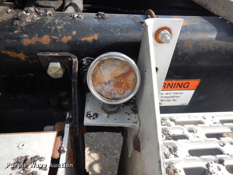 image for item HG9003 2006 Freightliner Columbia  semi truck