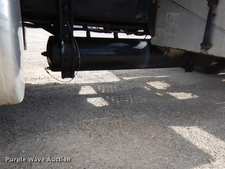 image for item HG9003 2006 Freightliner Columbia  semi truck