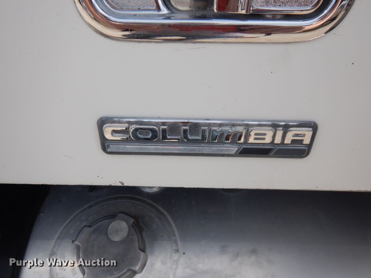 image for item HG9003 2006 Freightliner Columbia  semi truck