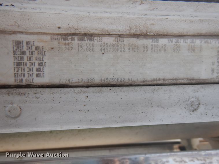 image for item HG9003 2006 Freightliner Columbia  semi truck