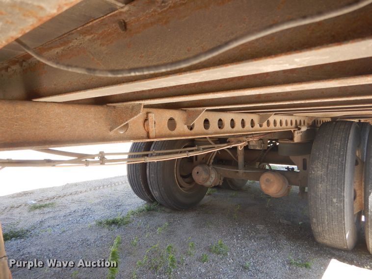 image for item HM9523 2002 Wabash dry van trailer