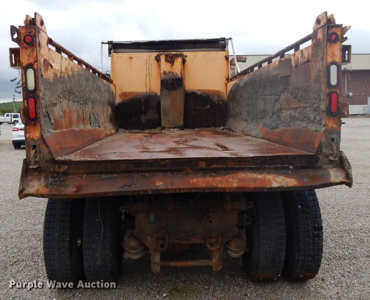 image for item DE5771 2007 International 7400  dump truck