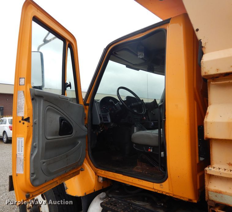 image for item DE5771 2007 International 7400  dump truck