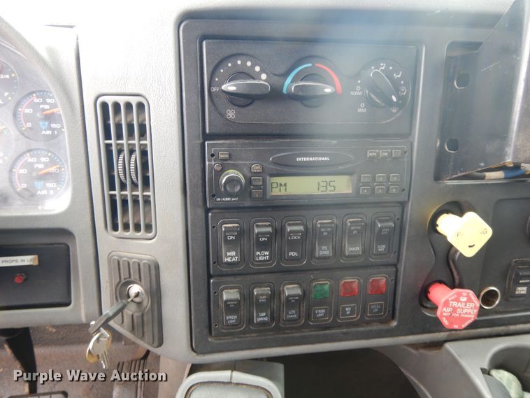 image for item DE5771 2007 International 7400  dump truck