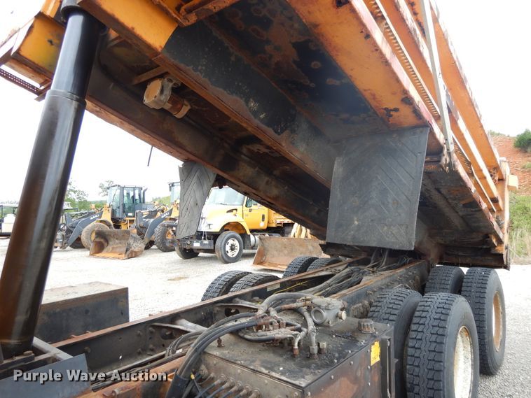 image for item DE5771 2007 International 7400  dump truck