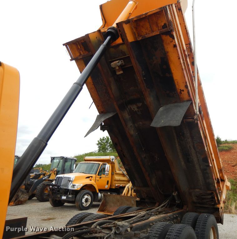 image for item DE5771 2007 International 7400  dump truck