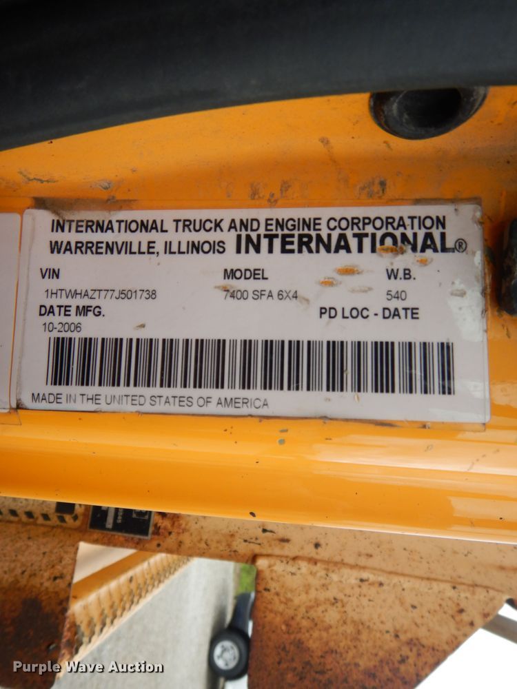image for item DE5771 2007 International 7400  dump truck