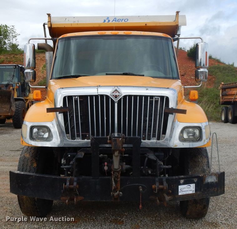 image for item DE5773 2006 International 7400  dump truck