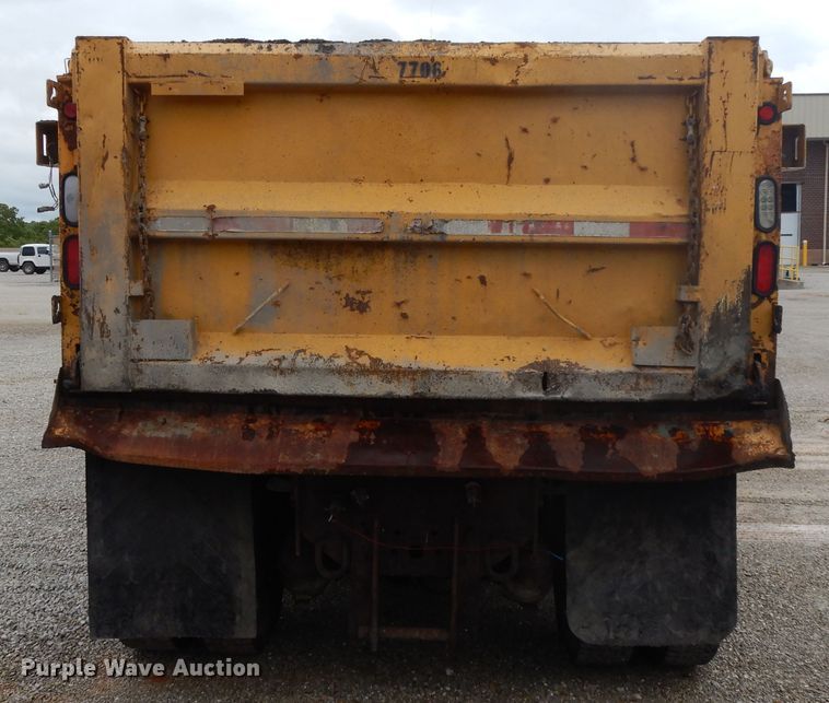 image for item DE5773 2006 International 7400  dump truck
