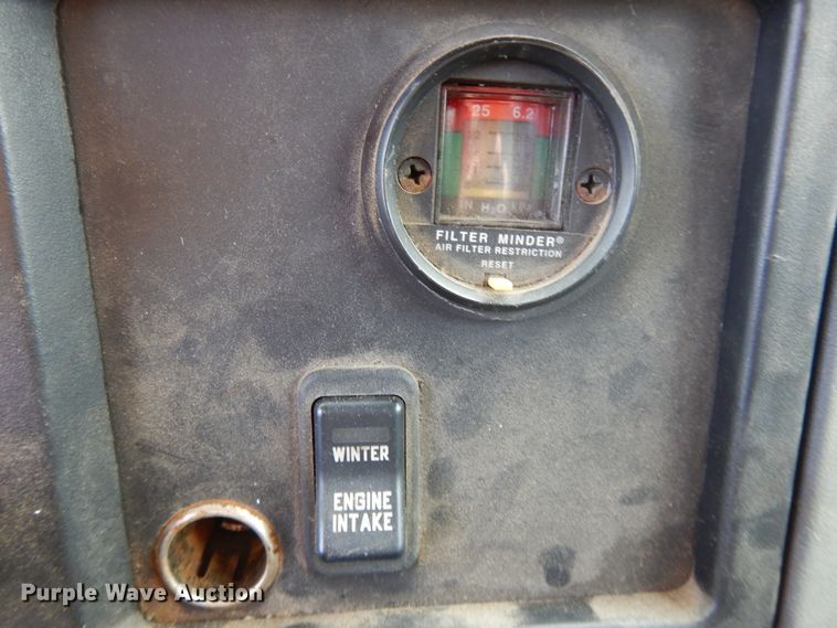 image for item DE5773 2006 International 7400  dump truck