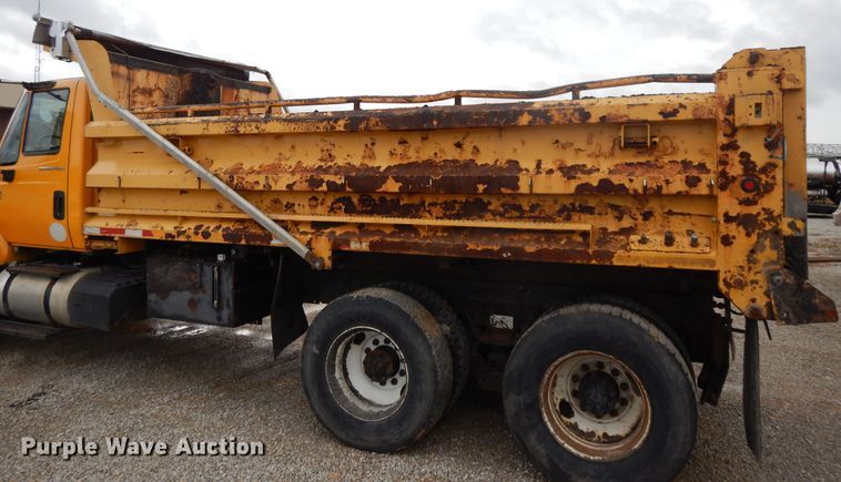 image for item DE5773 2006 International 7400  dump truck