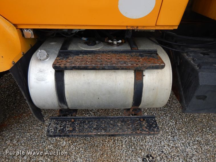 image for item DE5773 2006 International 7400  dump truck