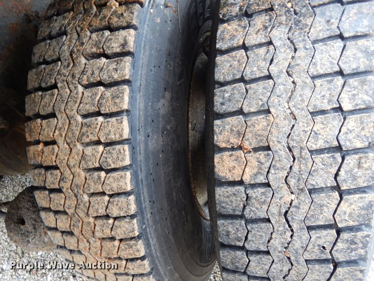 image for item DE5773 2006 International 7400  dump truck