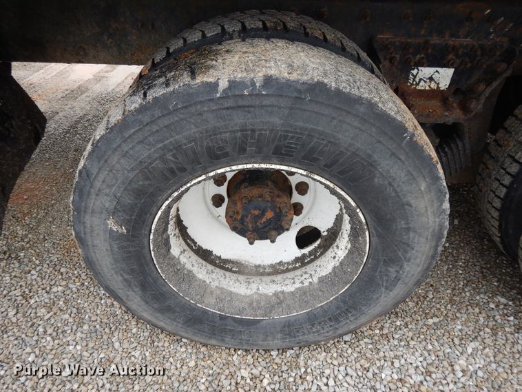 image for item DE5773 2006 International 7400  dump truck