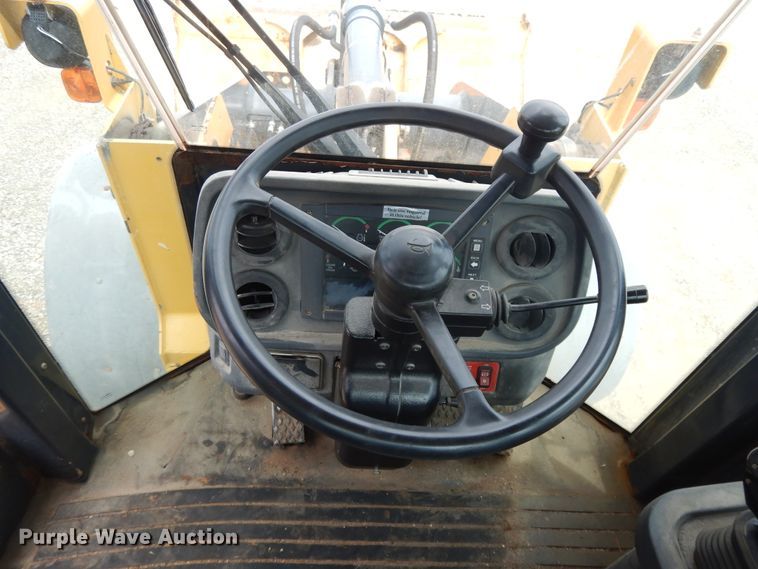 image for item DE5774 2006 John Deere 444J  wheel loader