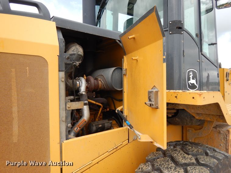 image for item DE5774 2006 John Deere 444J  wheel loader