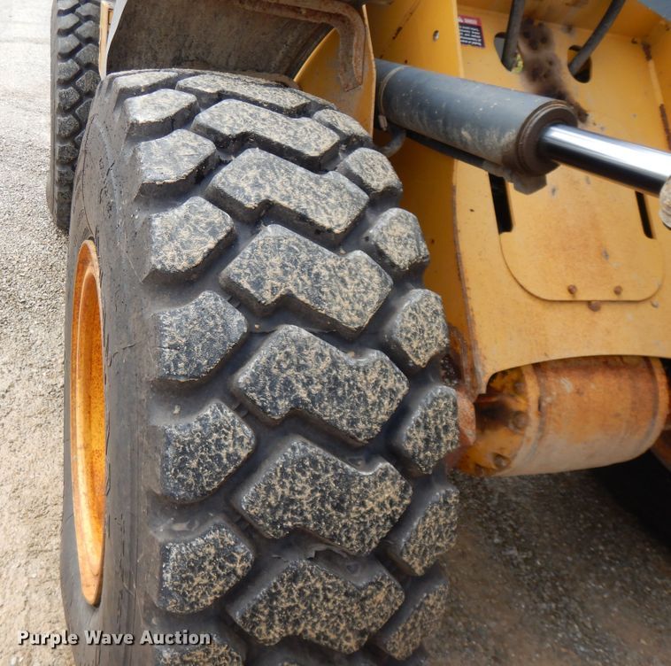 image for item DE5774 2006 John Deere 444J  wheel loader