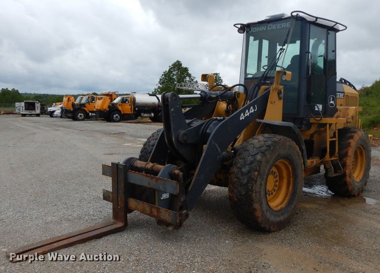 image for item DE5775 2004 John Deere 444J  wheel loader