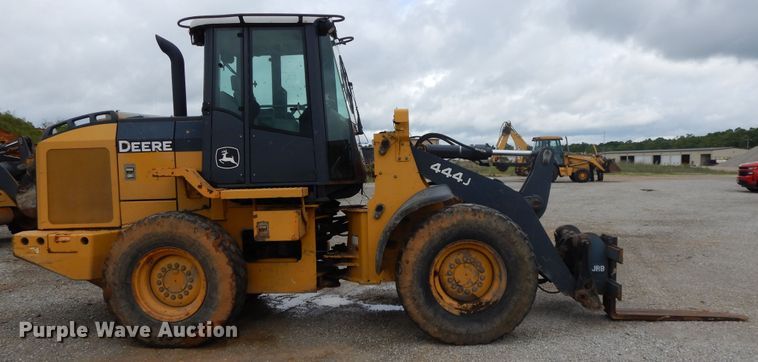 image for item DE5775 2004 John Deere 444J  wheel loader