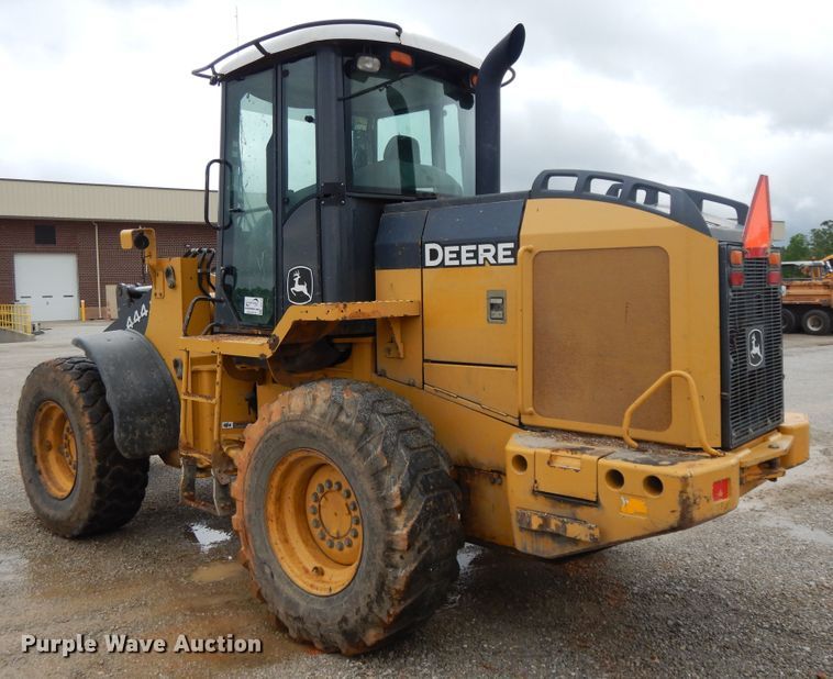 image for item DE5775 2004 John Deere 444J  wheel loader