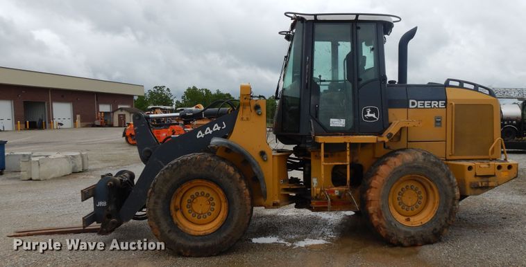 image for item DE5775 2004 John Deere 444J  wheel loader