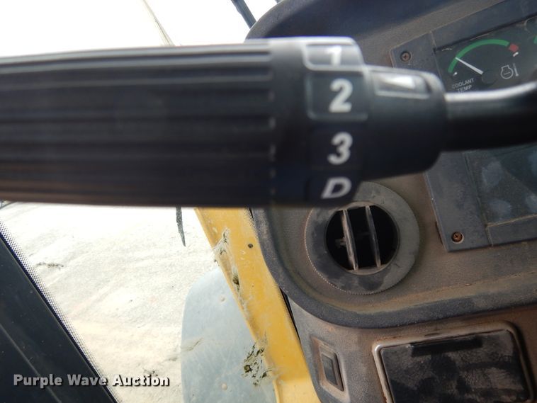 image for item DE5775 2004 John Deere 444J  wheel loader