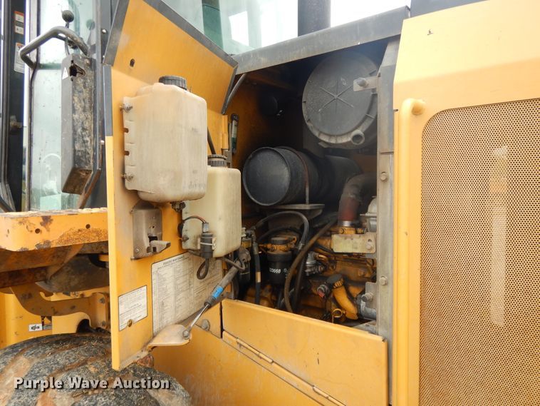 image for item DE5775 2004 John Deere 444J  wheel loader