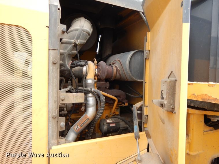 image for item DE5775 2004 John Deere 444J  wheel loader