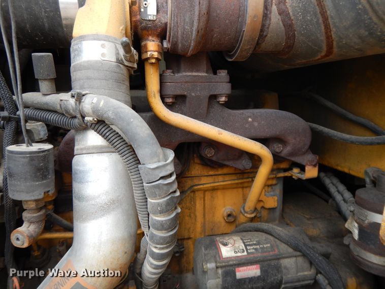 image for item DE5775 2004 John Deere 444J  wheel loader