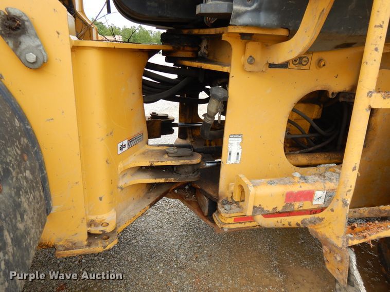 image for item DE5775 2004 John Deere 444J  wheel loader