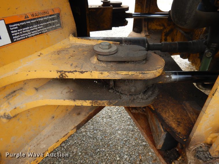 image for item DE5775 2004 John Deere 444J  wheel loader