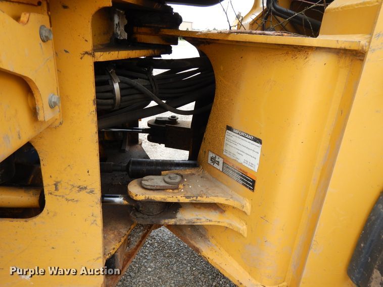 image for item DE5775 2004 John Deere 444J  wheel loader