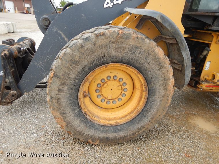 image for item DE5775 2004 John Deere 444J  wheel loader